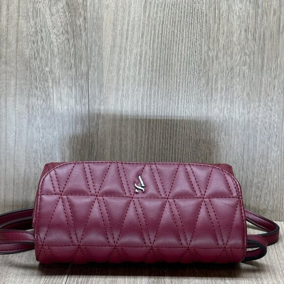 Simply Vera Wang Signature Quilted Envelope Mini Crossbody Bag Purse Burgundy - Picture 4 of 10